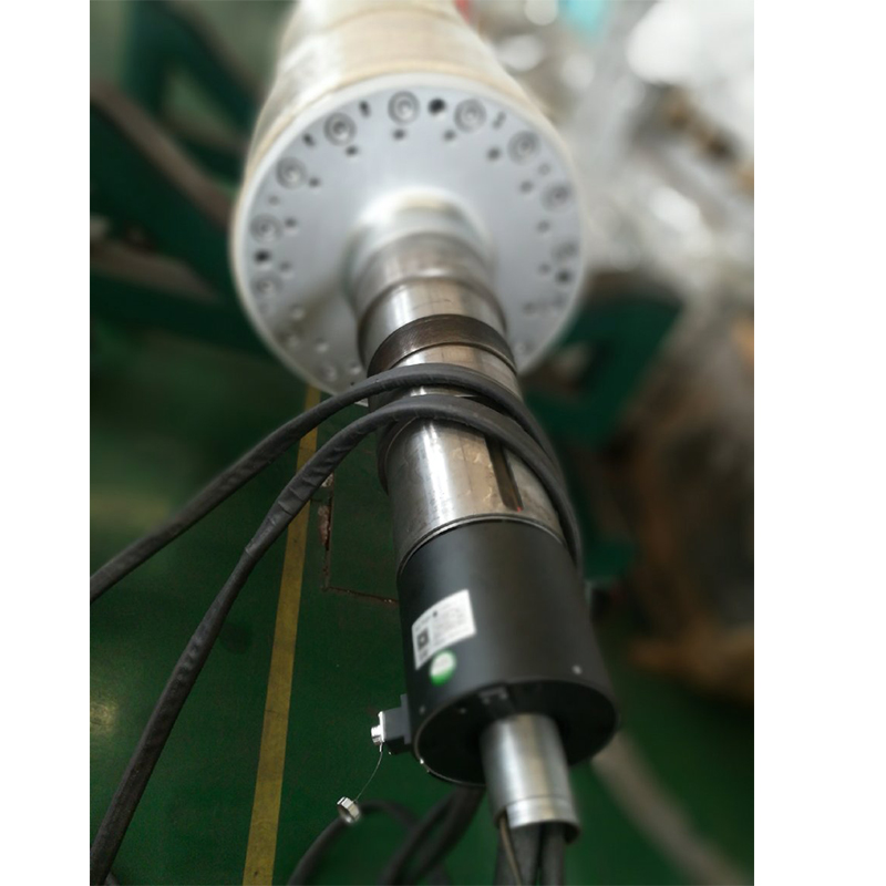 聯(lián)凈電磁感應加熱輥集電環(huán) 聯(lián)凈電磁感應加熱輥集電環(huán)